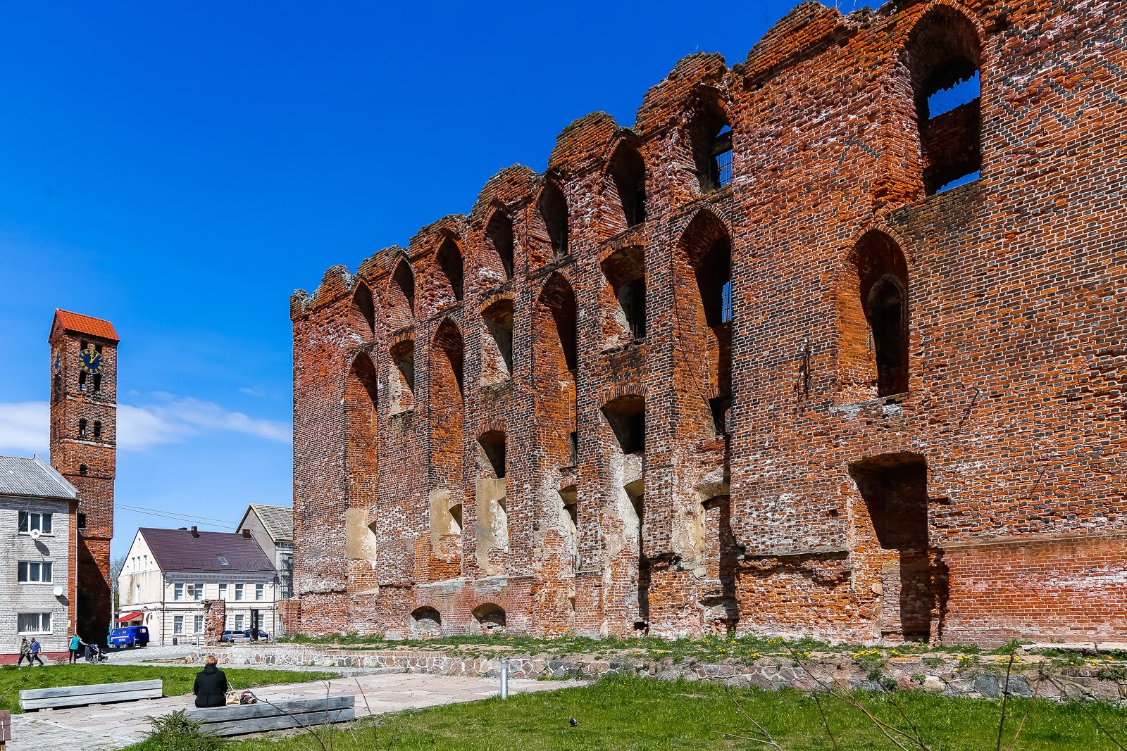 Фото стен замка Рагнит в Немане с экскурсии от индивидуального гида Кёниг Вояж | Индивидуальные экскурсии по Калининграду